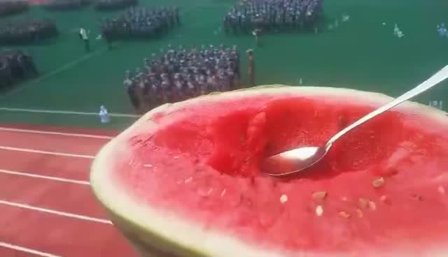 吃瓜学妹叠纸,揭秘叠纸背后的甜蜜秘密