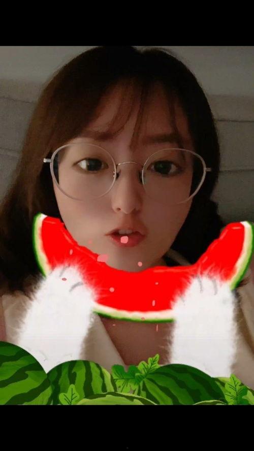 吃瓜少女qvq,揭秘吃瓜少女qvq的趣味生活