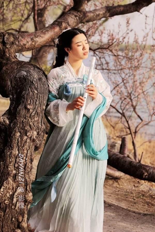 吃瓜事件汉服图片,吃瓜事件中的传统服饰魅力展现