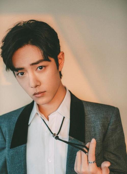 吃瓜标准操作肖战,瓜田里的明星，吃瓜群众的焦点