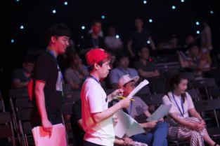 喜剧大联盟线下吃瓜体验,笑料横飞，吃瓜群众乐翻天