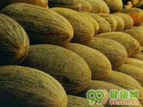 吃哈密瓜尿血,揭秘夏日美食背后的健康隐患