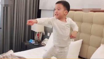 吃瓜群众和妈妈,一场家庭爱的盛宴