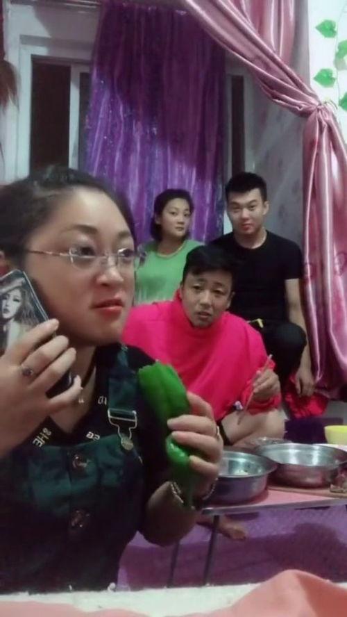 大舅嫂采访吃瓜,吃瓜群众的幕后故事