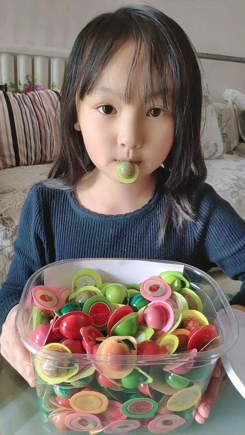 吃巧克力和哈密瓜,巧克力的浓郁与哈密瓜的清新